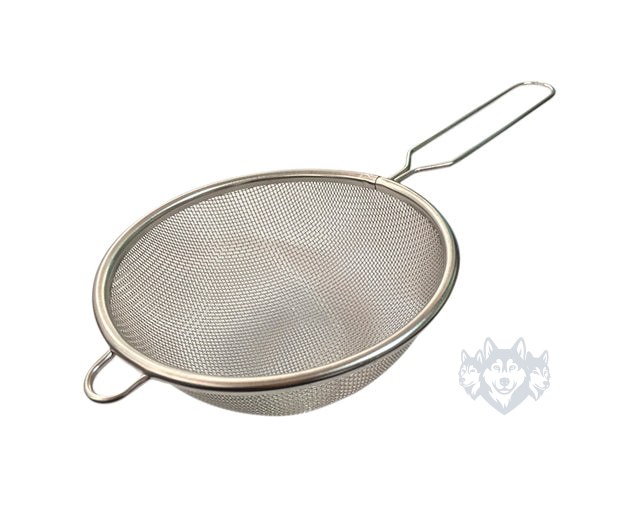 COLADOR DE METAL 18CM